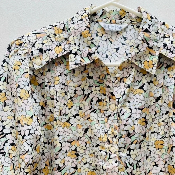 Vintage - Cottagecore Floral Button-down Blouse - Picture 3 of 8